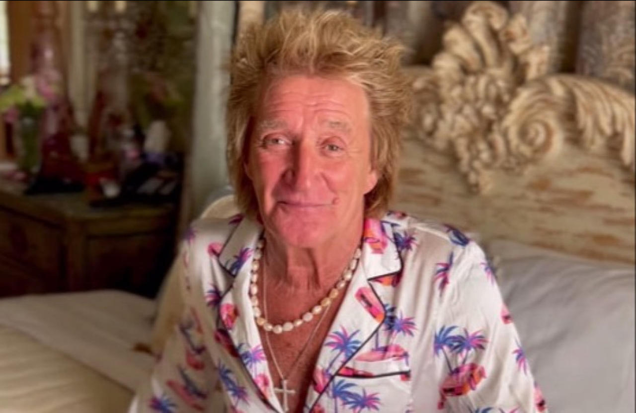 Sir Rod Stewart insists there is “absolutely no rift” between him and his wife